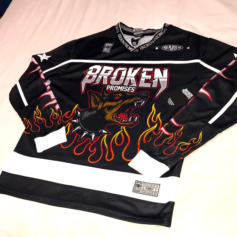 Zumiez long sleeve size small color black
